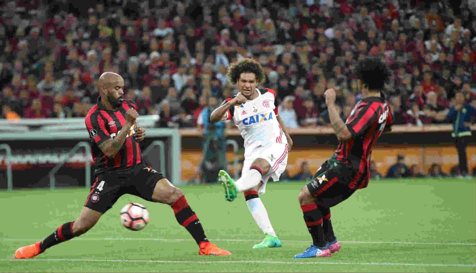 Ainda lutando contra tabu, Fla visita o Atlético-PR na Arena da Baixada