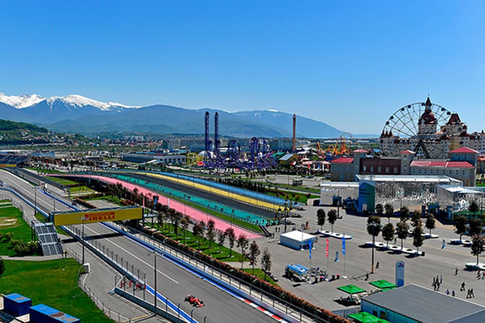 Raikkonen deixa rivais para trás no TL1 em Sochi