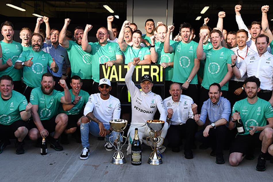 Mercedes segue "em paz" mesmo após vitória de Bottas