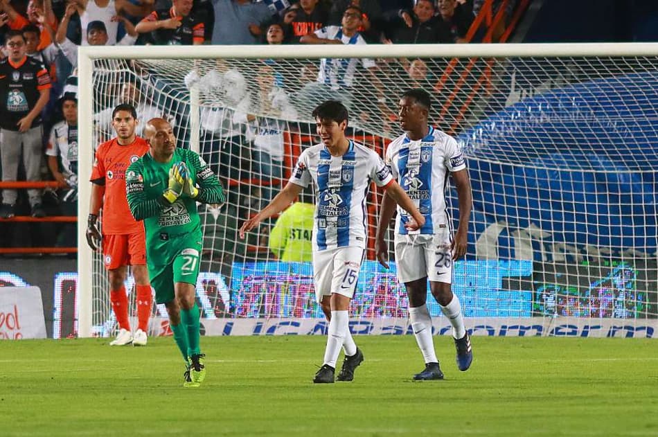 Com o Estádio Azteca como palco, aos 46 anos Óscar Pérez encerra sua carreira