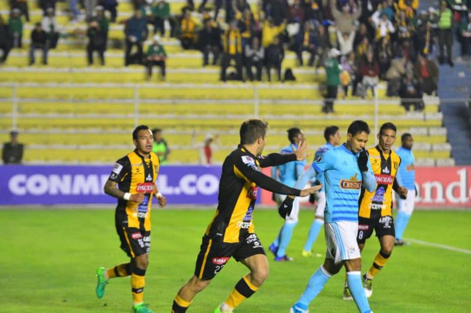 Chumacero brilha e The Strongest massacra Sporting Cristal na Bolívia