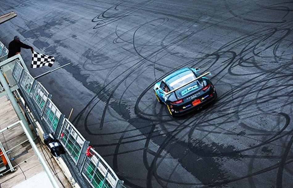 Porsche: Com Grand Chelem, Rodrigo Baptista vence novamente em Interlagos