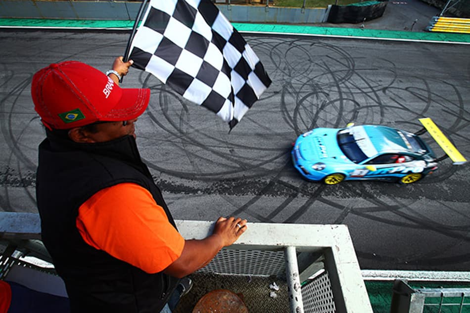 Rodrigo Baptista e Pedro Queirolo vencem em Interlagos