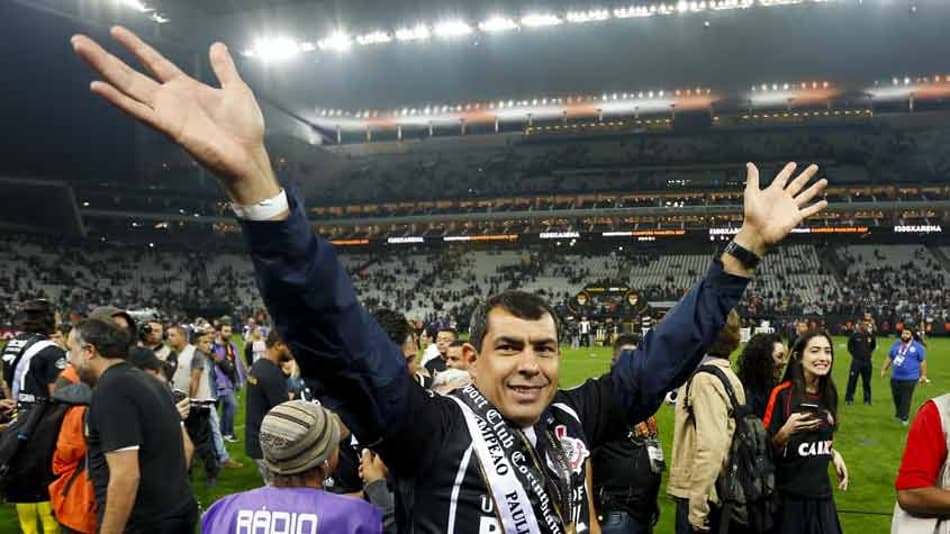 De descartado a campeão: Carille cumpre palavra e se livra de rótulos
