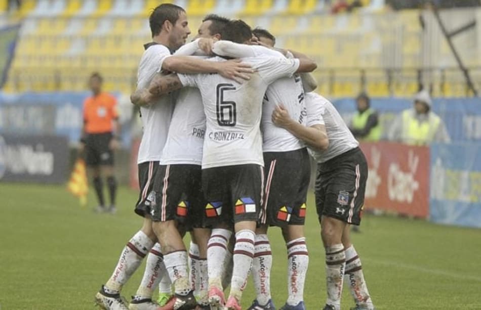 Colo-Colo e Universidad de Chile disputam ponto a ponto o título do Clausura
