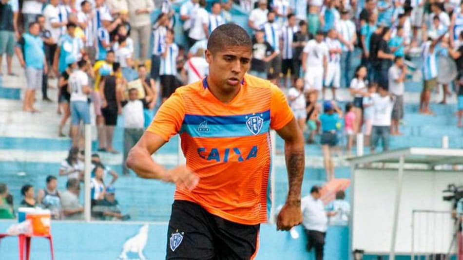 Atlético-PR vence concorrência de grandes do Rio e acerta com artilheiro da Série B