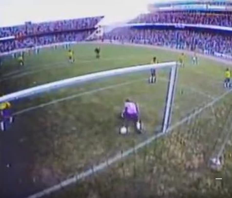 Primeira derrota da Seleção Brasileira na história das Eliminatórias completa 24 anos