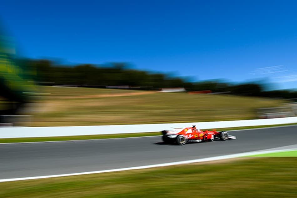 Vettel foi apenas o 4º nos primeiros treinos em Barcelona