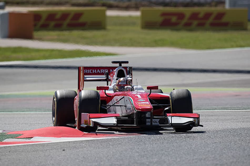 F-2: Leclerc segura Ghiotto para vencer primeira bateria em Barcelona