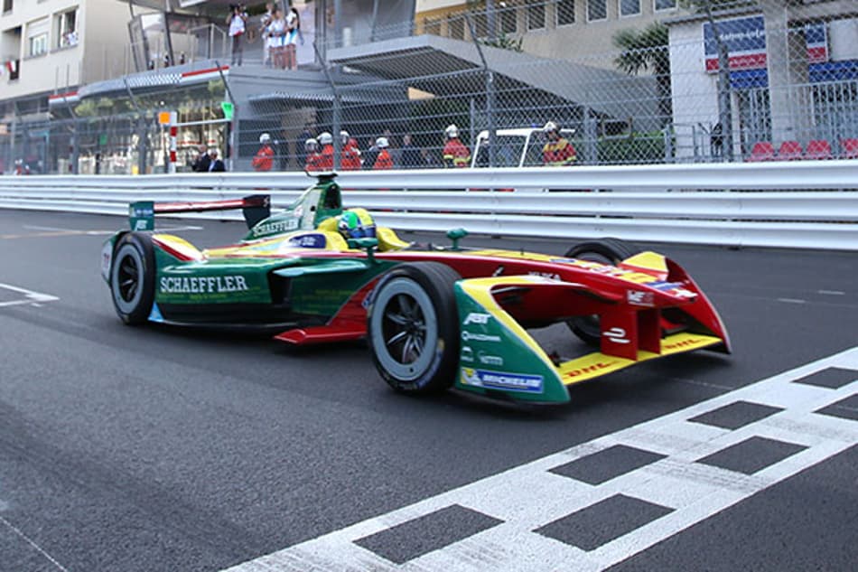 Lucas di Grassi conquista seu 17º pódio na Fórmula E