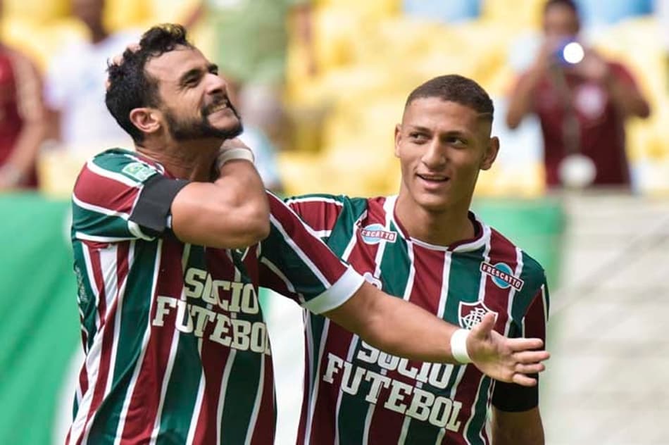 Entrosamento: dupla marcou metade dos gols do Flu em clássicos no ano
