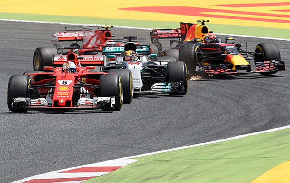 Corrida de Verstappen e Raikkonen terminou na primeira curva