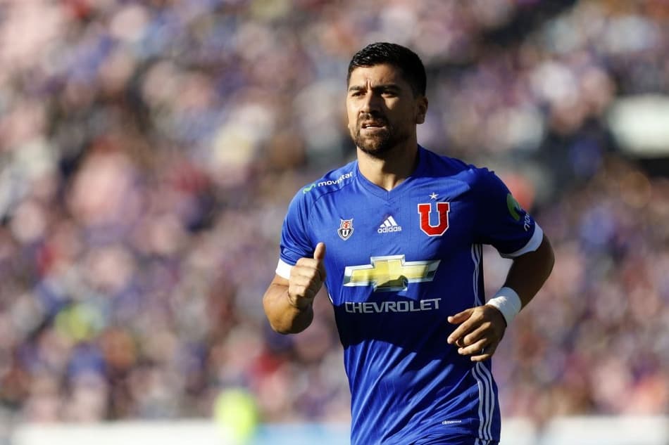David Pizarro perto de conquistar o Campeonato Chileno pela La U