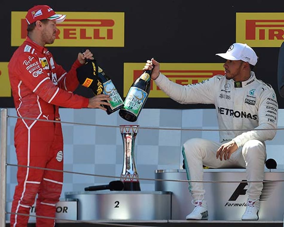 Hamilton afirma que Vettel ficou irritado com derrota na Espanha