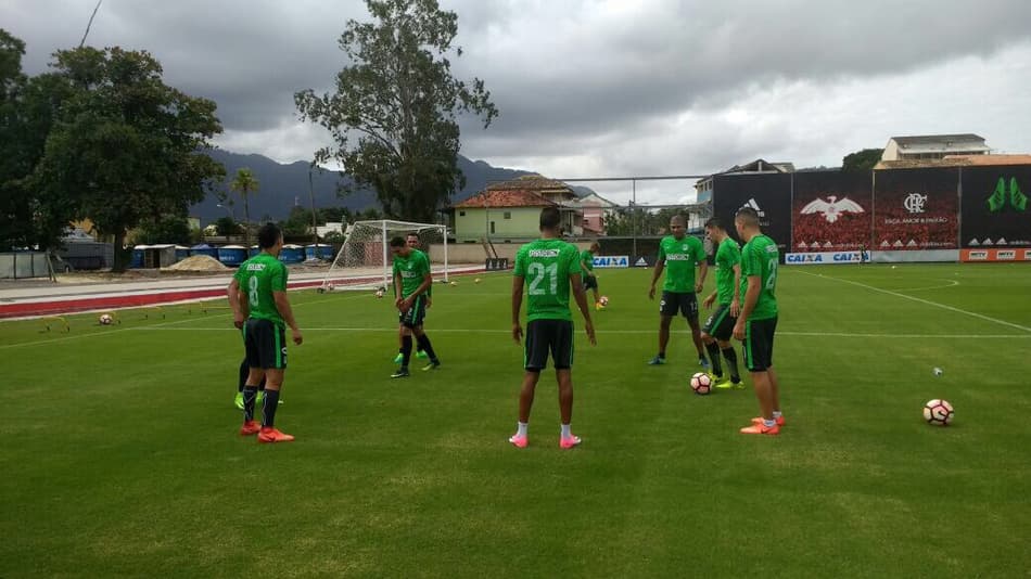 Visitantes de luxo no Fla! Atlético Nacional treina no Ninho do Urubu