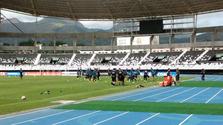 Botafogo faz o último treino antes de encarar o Atlético Nacional; afastado, Sassá fica uma hora no clube