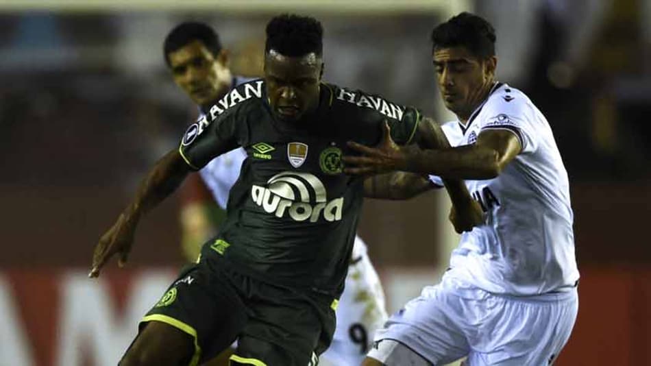 Complicou! Conmebol enviou punição de zagueiro da Chape em 10 de maio