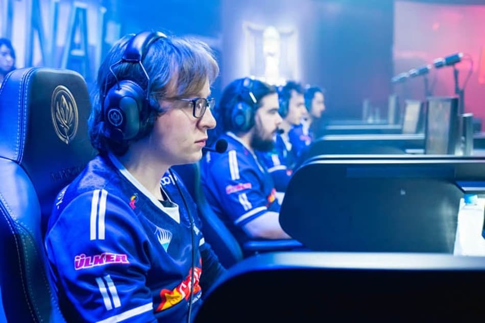 FGV realiza seminário para debater rumos do esporte, pôquer, e e-sports