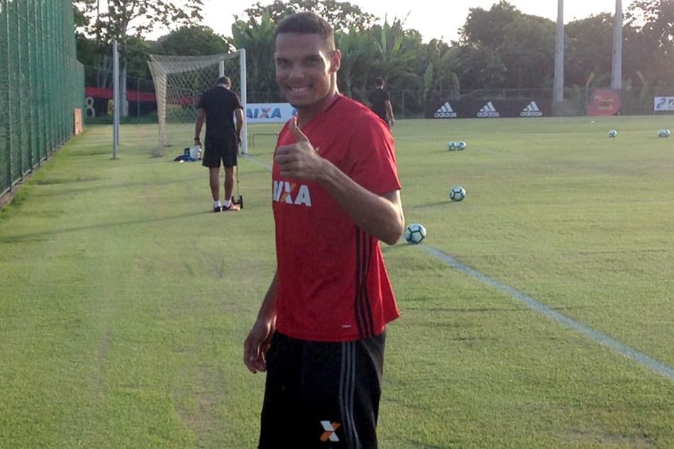 Novo zagueiro do Sport já começa preparação no CT rubro-negro
