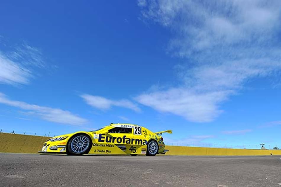 STOCK CAR: Em Santa Cruz, Daniel Serra lidera primeiro treino