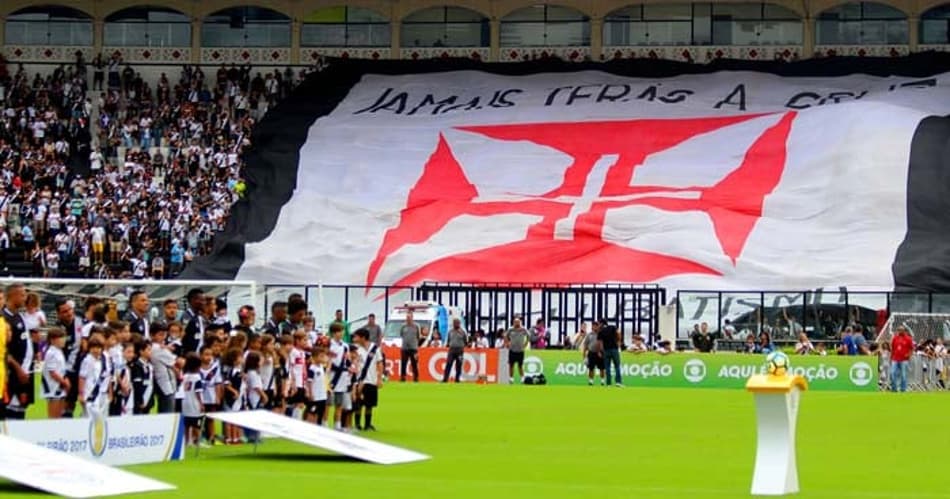 Milton Mendes se emociona com a torcida: 'É nosso alimento diário'