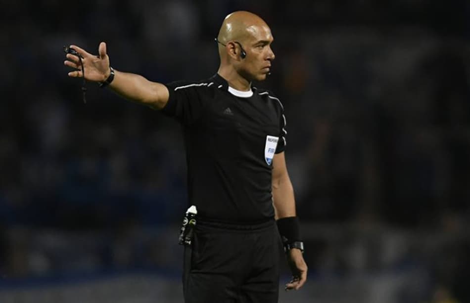 Árbitro fala sobre possibilidade de uso do VAR em país da América do Sul