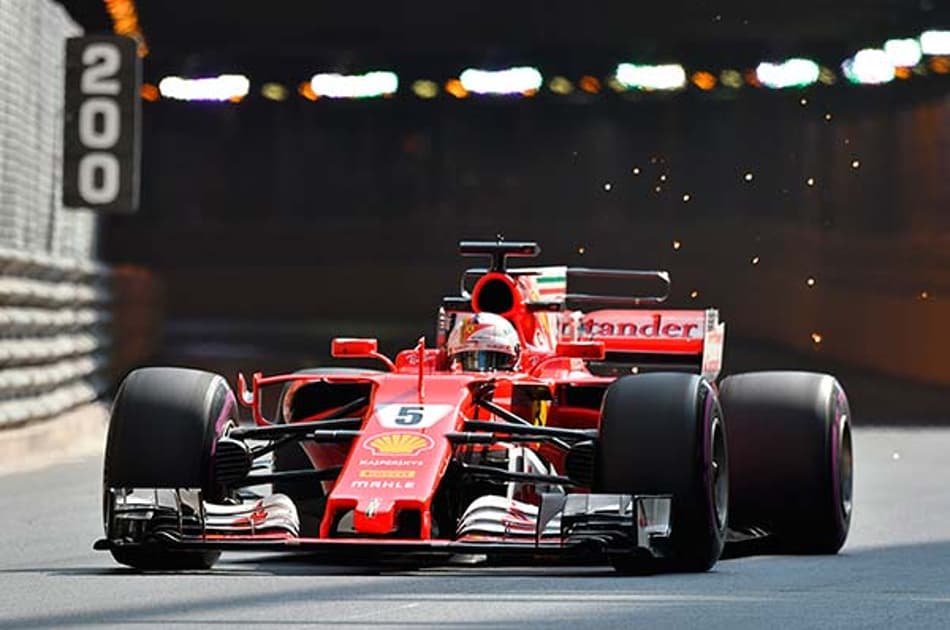 Vettel liderou o TL2: “Beijei a barreira algumas vezes hoje”