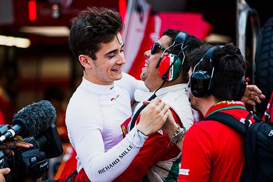 Leclerc minimiza comparações com Senna e Schumacher