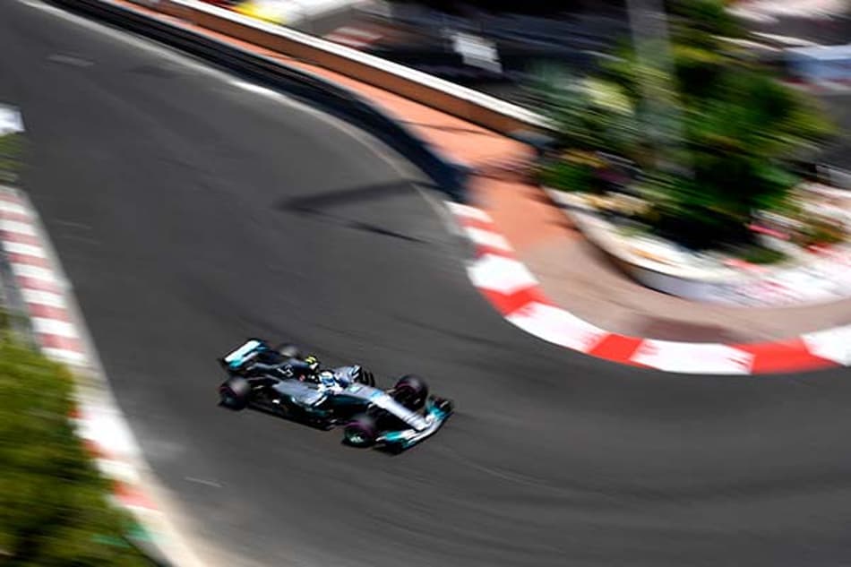 Bottas garantiu a Mercedes entre os três melhores