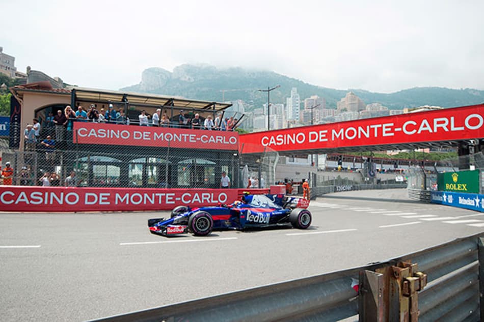 Carlos Sainz e Daniil Kvyat demandam atualizações da Renault