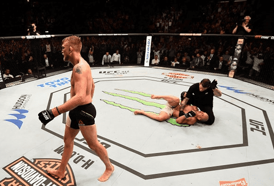 Gustafsson nocauteia Glover no quinto round e brilha no UFC Suécia