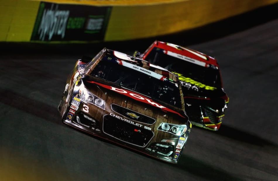 NASCAR: Austin Dillon vence as 600 Milhas de Charlotte ao evitar pane seca no fim