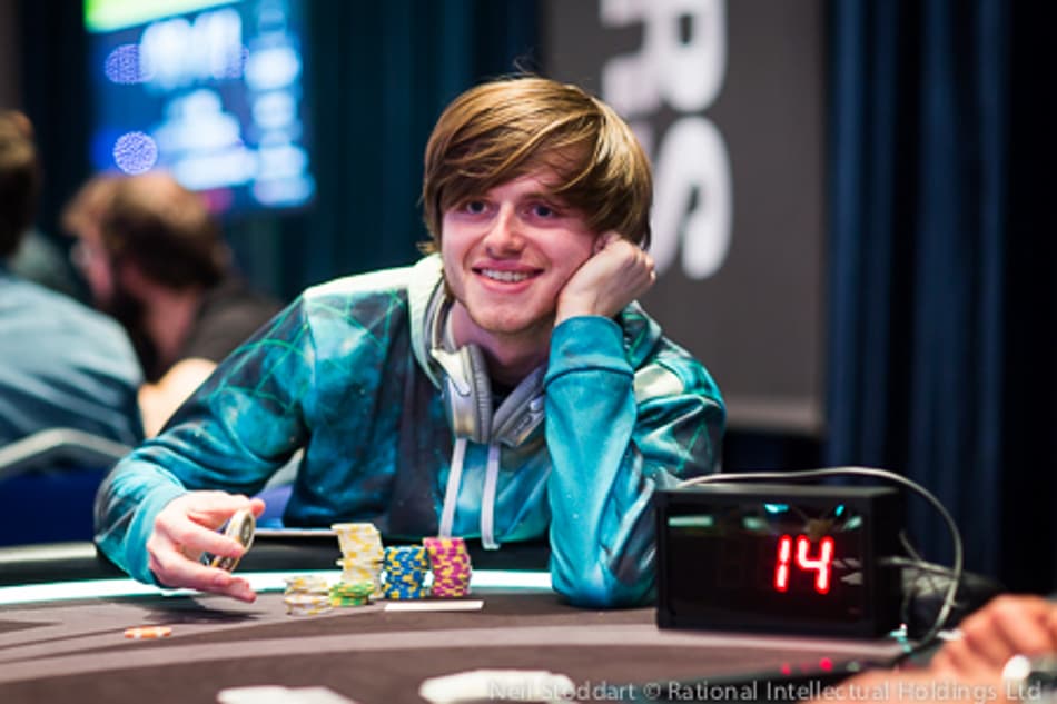 Charlie Carrel supera adversidades e fatura o evento mais caro do SCOOP