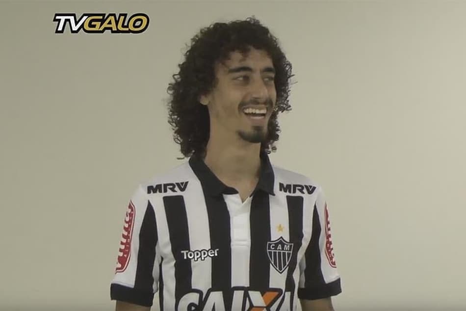 Roger exalta Valdívia, mas não o garante no time que pega o Palmeiras