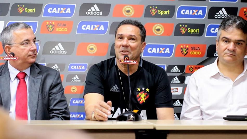 Em novos ares! Luxa tem novo reencontro com Fla no BR