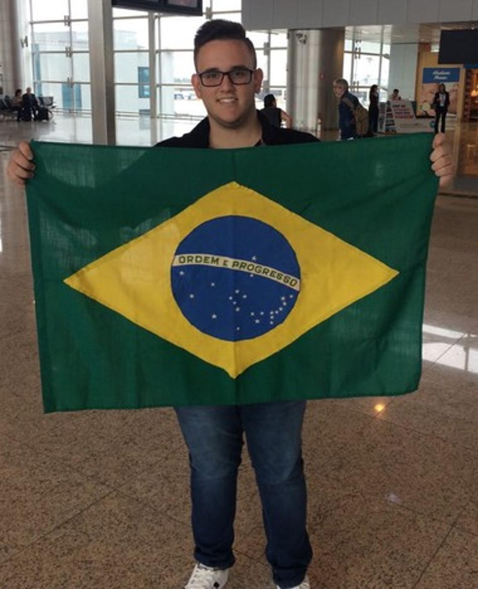 Brasileiro GuiFera se classifica para a final da PES League 2017