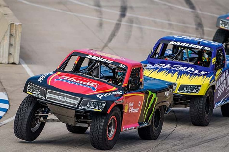 Átila Abreu leva susto em acidente mas se diverte em prova da Supertrucks em Detroit