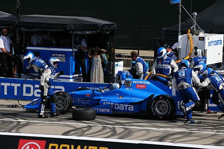 Depois de terminar a primeira em 15º, Kanaan volta ao top 10