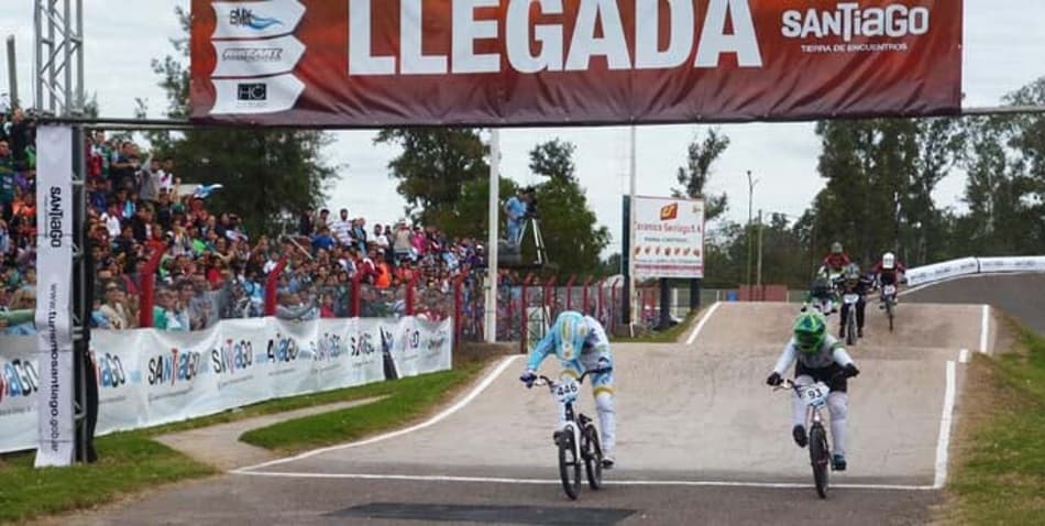 Priscilla Stevaux conquista a prata no Pan-Americano de BMX