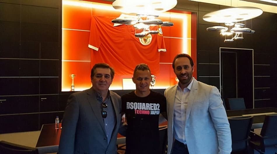 Contratado pelo Benfica por três anos, brasileiro tem ‘sonho realizado’
