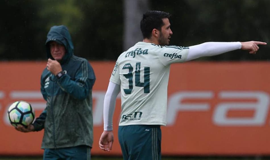 Luan e Cuca no treino do Palmeiras: veja imagens do dia