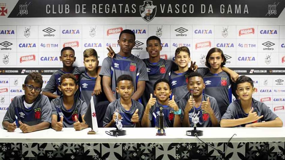 Vasco faz ação de ‘media training’ com jogadores das categorias de base