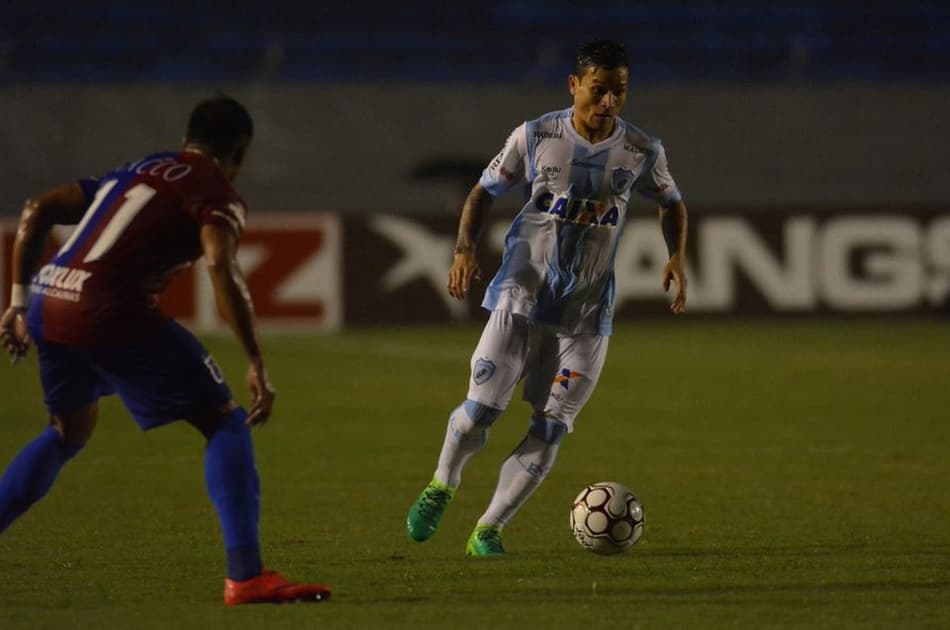 Paraná sai na frente, mas sofre gol nos acréscimos e empata com Londrina