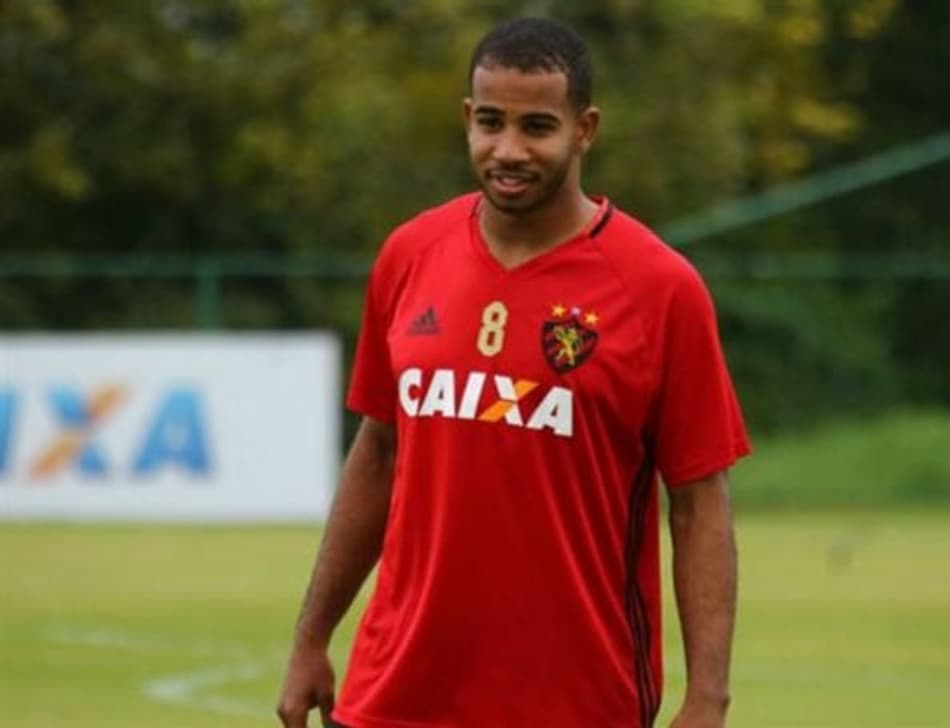 Meia do Sport entra no ranking dos dez maiores ladrões de bola do Brasileirão 2017