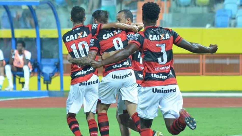 Atacante do Atlético-GO comemora primeira vitória e elogia de Doriva