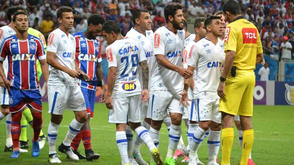 Thiago Neves lamenta derrota e diz: 'Com 11 não teríamos perdido'