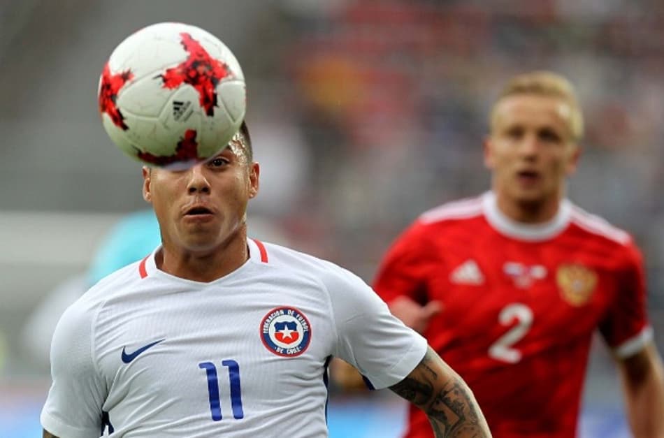 Em duelo equilibrado, Chile e Rússia empatam por 1 a 1