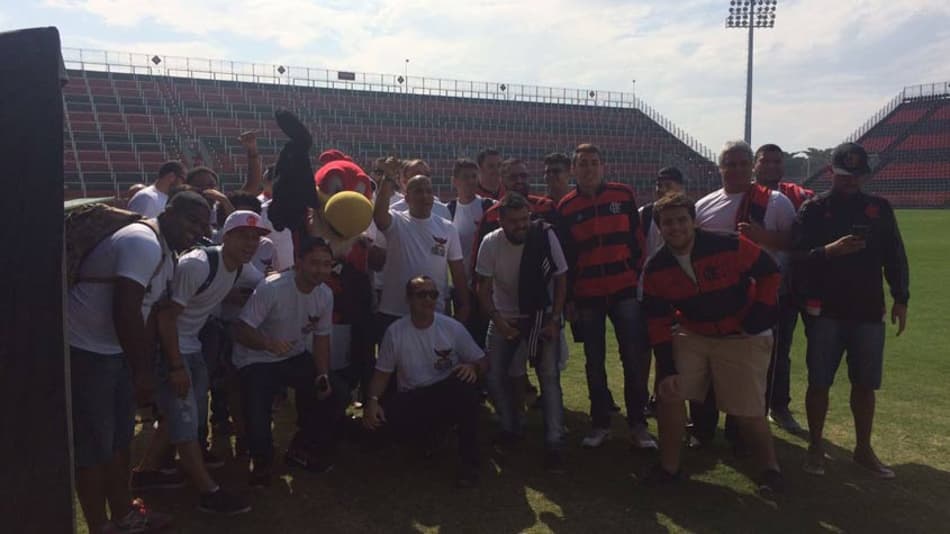 Flamengo leva sócios-torcedores para tour no estádio Ilha do Urubu