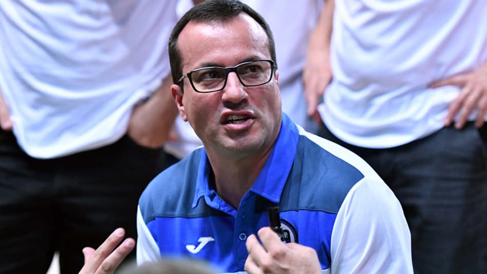 CBB anuncia César Guidetti como técnico interino da Seleção masculina