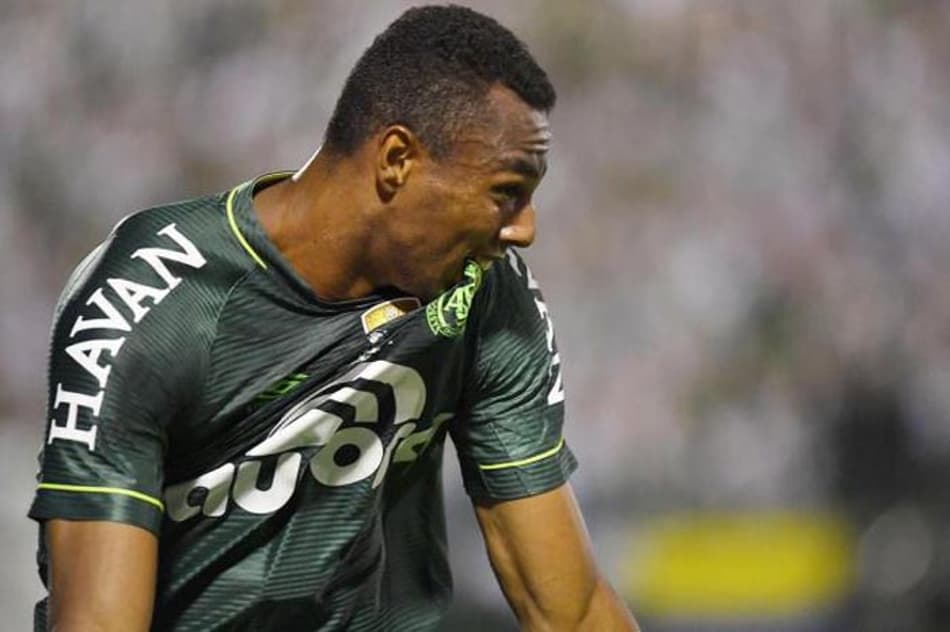 Chape recusa proposta de clube italiano por Luiz Otávio